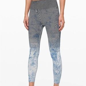 NWOT Lululemon Ebb to Train Tight Wash White/Black/Luna. Size 6